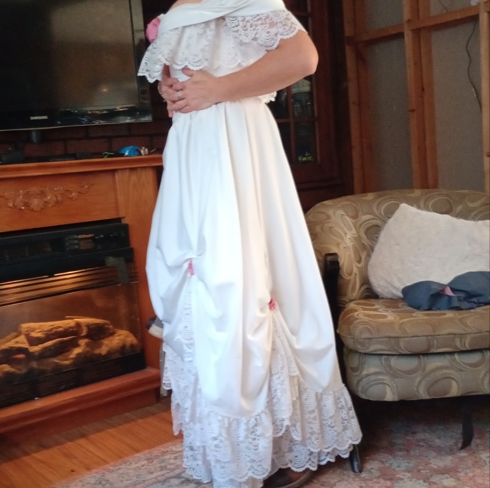 Vintage true Southern Belle wedding Dress